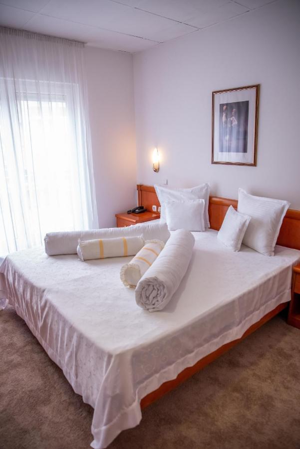Hotel Integra Doboj Luaran gambar